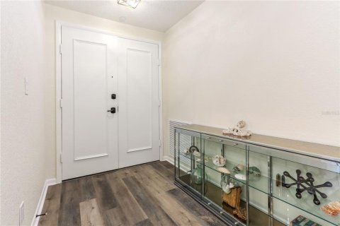 Condo in Belleair, Florida, 2 bedrooms № 2210241 - photo 3