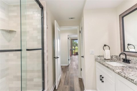 Condo in Belleair, Florida, 2 bedrooms № 2210241 - photo 24
