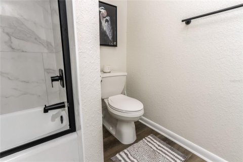 Condo in Belleair, Florida, 2 bedrooms № 2210241 - photo 27