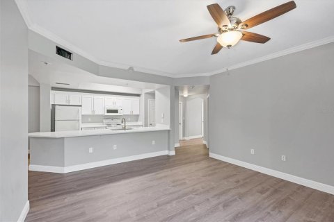 Condominio en alquiler en Sarasota, Florida, 3 dormitorios, 144.83 m2 № 1767116 - foto 5