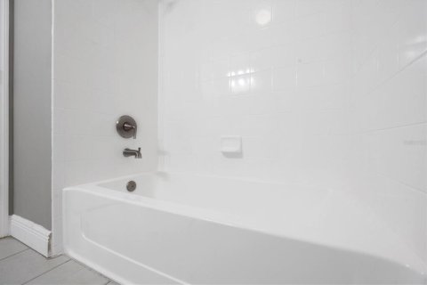 Condominio en alquiler en Sarasota, Florida, 3 dormitorios, 144.83 m2 № 1767116 - foto 23