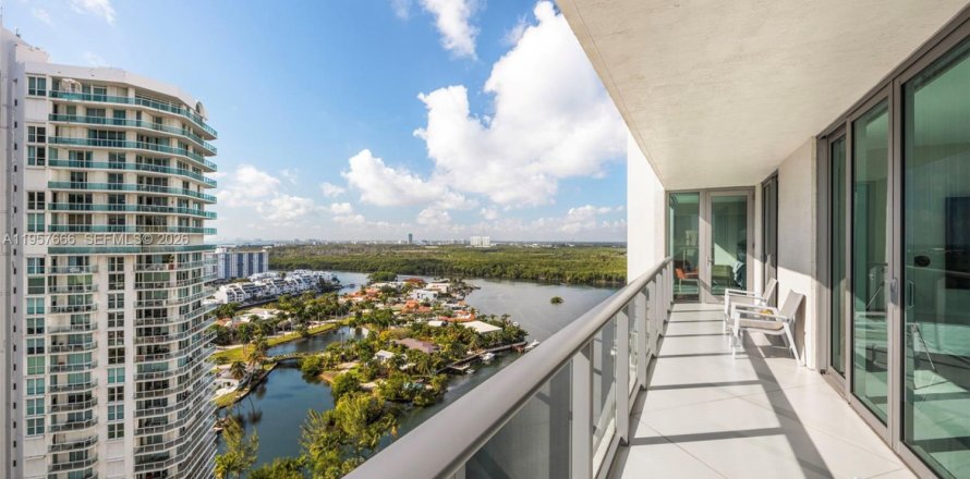 Condo in Sunny Isles Beach, Florida, 3 bedrooms  № 2011353