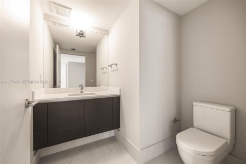 Condo in Sunny Isles Beach, Florida, 3 bedrooms  № 2011353 - photo 23