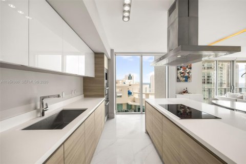 Condo in Sunny Isles Beach, Florida, 3 bedrooms  № 2011353 - photo 4