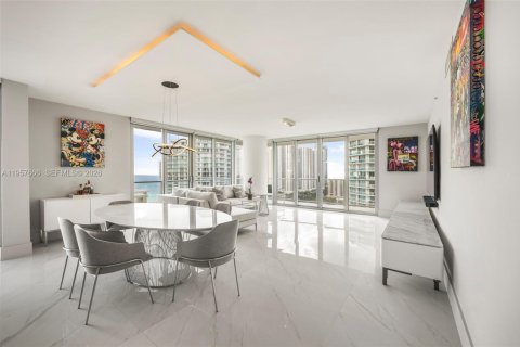 Condo in Sunny Isles Beach, Florida, 3 bedrooms  № 2011353 - photo 2
