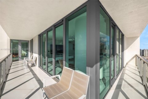 Condo in Sunny Isles Beach, Florida, 3 bedrooms  № 2011353 - photo 24