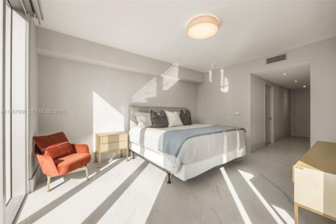 Condo in Sunny Isles Beach, Florida, 3 bedrooms  № 2011353 - photo 15