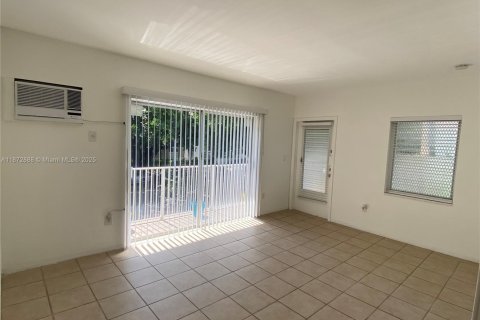 Copropriété à louer à Miami Beach, Floride: 1 chambre, 53.42 m2 № 1897702 - photo 3