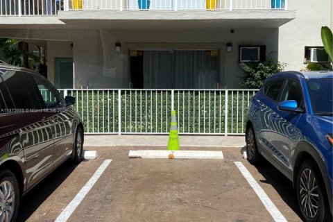 Copropriété à louer à Miami Beach, Floride: 1 chambre, 53.42 m2 № 1897702 - photo 4