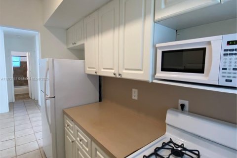 Copropriété à louer à Miami Beach, Floride: 1 chambre, 53.42 m2 № 1897702 - photo 9