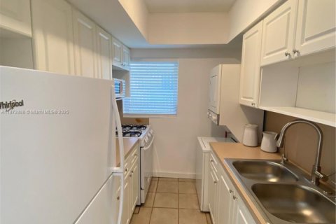 Copropriété à louer à Miami Beach, Floride: 1 chambre, 53.42 m2 № 1897702 - photo 5