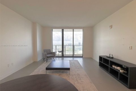 Condominio en alquiler en Miami, Florida, 1 dormitorio, 69.86 m2 № 1954398 - foto 4