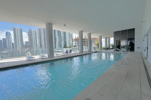 Condominio en alquiler en Miami, Florida, 1 dormitorio, 69.86 m2 № 1954398 - foto 15