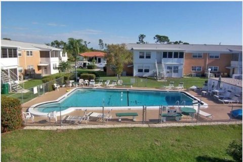Condo in Port Charlotte, Florida, 2 bedrooms  № 1410335 - photo 30