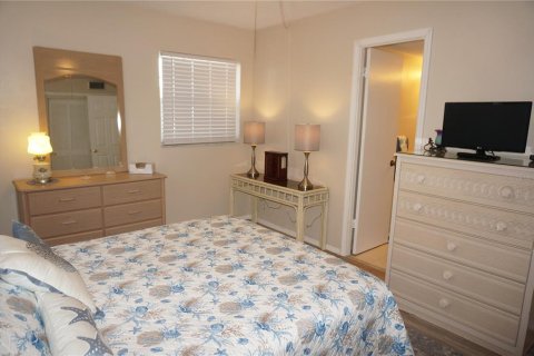 Condo in Port Charlotte, Florida, 2 bedrooms  № 1410335 - photo 21