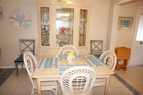 Condo in Port Charlotte, Florida, 2 bedrooms  № 1410335 - photo 8
