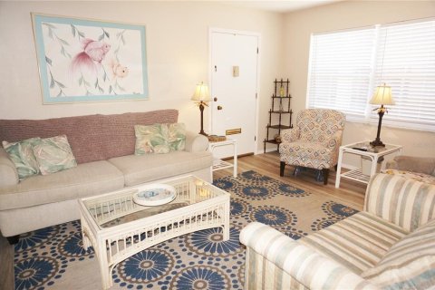 Condo in Port Charlotte, Florida, 2 bedrooms  № 1410335 - photo 6