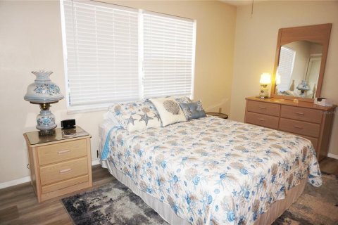 Condo in Port Charlotte, Florida, 2 bedrooms  № 1410335 - photo 18