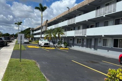 Кондоминиум с 2 спальнями в Суитуотер, Флорида № 2012311