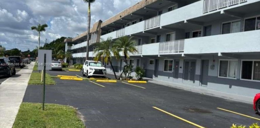 Кондоминиум с 2 спальнями в Суитуотер, Флорида № 2012311