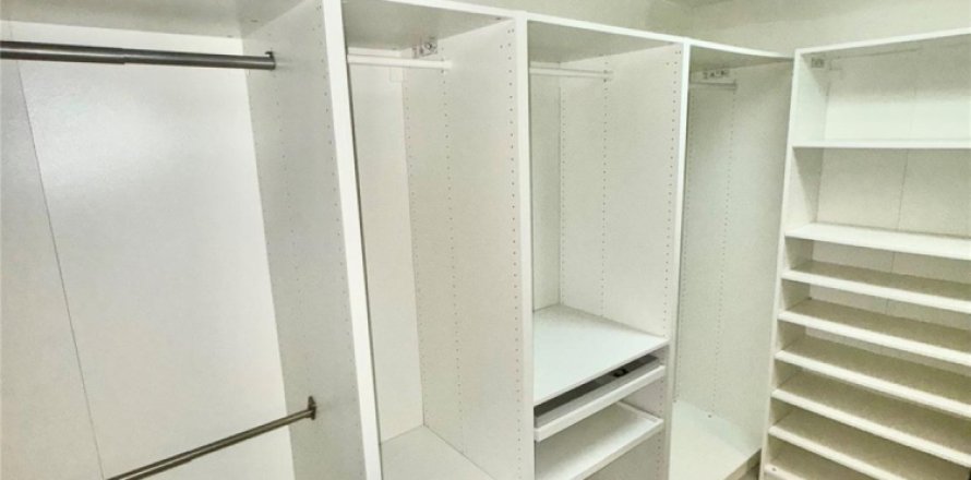 Condominio en Doral, Florida, 3 dormitorios  № 1162060