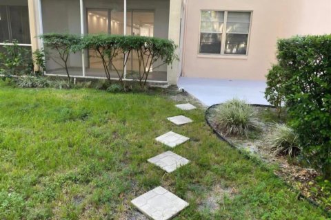 Copropriété à louer à Lauderdale Lakes, Floride: 2 chambres, 89.19 m2 № 2414610 - photo 13