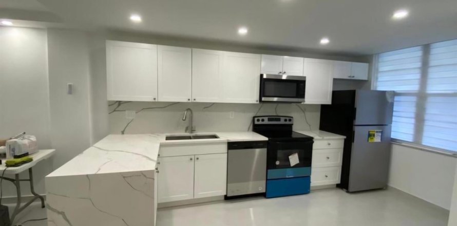 Condo à Lauderdale Lakes, Floride, 2 chambres  № 2414610