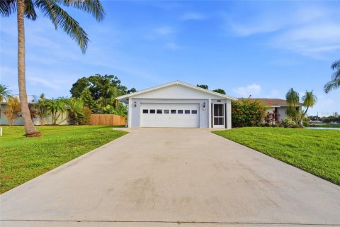 Casa en venta en Sarasota, Florida, 3 dormitorios, 145.3 m2 № 2383784 - foto 3