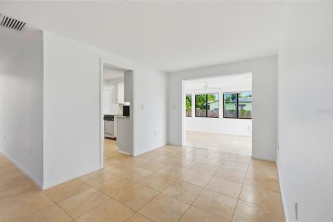 Casa en venta en Sarasota, Florida, 3 dormitorios, 145.3 m2 № 2383784 - foto 16