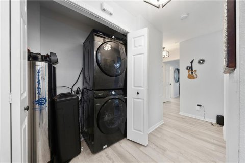 Condo in Orlando, Florida, 2 bedrooms  № 2290590 - photo 13