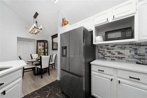 Condo in Orlando, Florida, 2 bedrooms  № 2290590 - photo 12