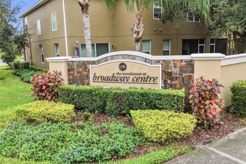 Touwnhouse à louer à Brandon, Floride: 3 chambres, 172.8 m2 № 2436783 - photo 23