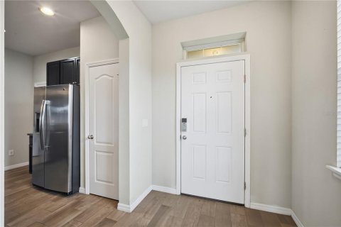 Touwnhouse à louer à Brandon, Floride: 3 chambres, 172.8 m2 № 2436783 - photo 4