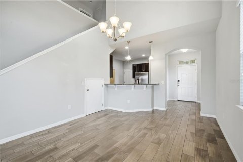 Touwnhouse à louer à Brandon, Floride: 3 chambres, 172.8 m2 № 2436783 - photo 11