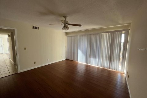 Condo in Palm Coast, Florida, 2 bedrooms  № 1793260 - photo 12