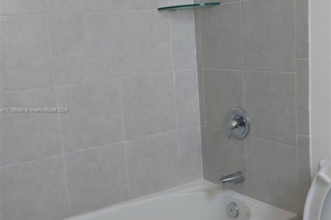 Townhouse in Homestead, Florida 3 bedrooms, 123.37 sq.m. № 1763696 - photo 17