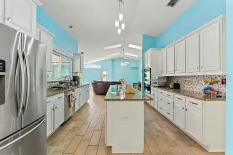 Casa en venta en Spring Hill, Florida, 5 dormitorios, 314.01 m2 № 1686409 - foto 16