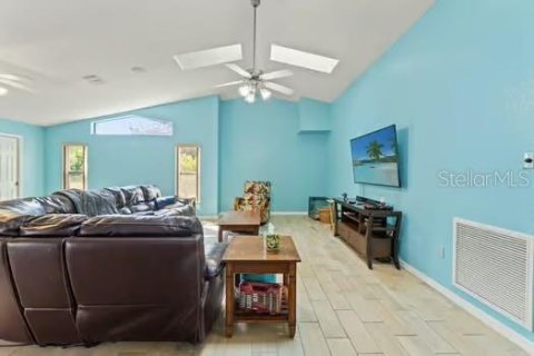 Casa en venta en Spring Hill, Florida, 5 dormitorios, 314.01 m2 № 1686409 - foto 13