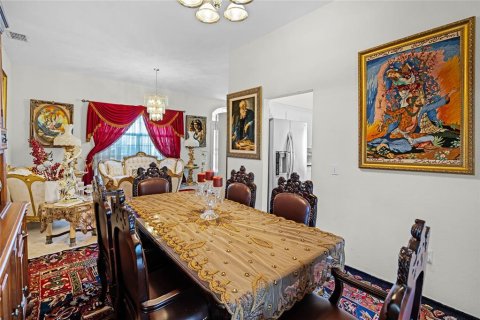 Купить виллу или дом в Уинтер-Хейвен, Флорида 13 комнат, 177.81м2, № 1903238 - фото 7