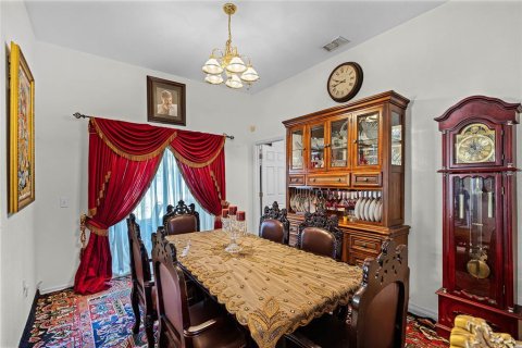 Купить виллу или дом в Уинтер-Хейвен, Флорида 13 комнат, 177.81м2, № 1903238 - фото 6
