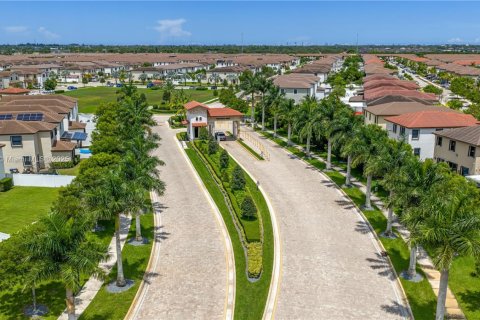 Adosado en venta en Hialeah, Florida, 3 dormitorios, 131.18 m2 № 1935740 - foto 28