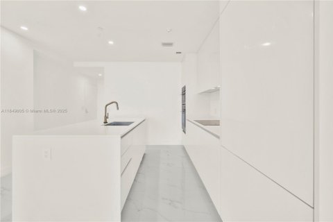 Copropriété à vendre à Miami, Floride: 3 chambres, 152.64 m2 № 1854733 - photo 15