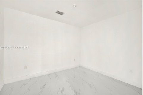 Copropriété à vendre à Miami, Floride: 3 chambres, 152.64 m2 № 1854733 - photo 29