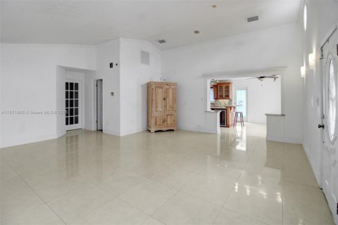 Villa ou maison à vendre à Miami, Floride: 3 chambres, 164.99 m2 № 1922664 - photo 9