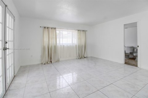 Villa ou maison à vendre à Miami, Floride: 3 chambres, 164.99 m2 № 1922664 - photo 22