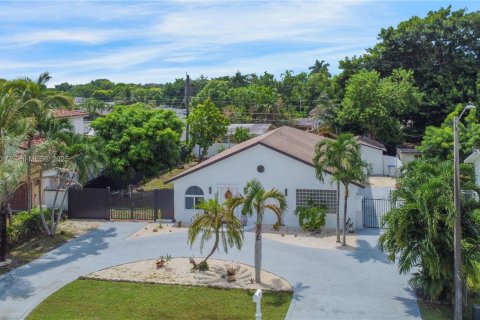 Villa ou maison à vendre à Miami, Floride: 3 chambres, 164.99 m2 № 1922664 - photo 3