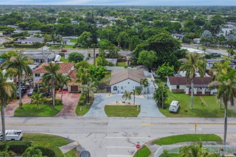 Villa ou maison à vendre à Miami, Floride: 3 chambres, 164.99 m2 № 1922664 - photo 6