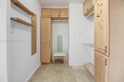 Villa ou maison à vendre à Miami, Floride: 3 chambres, 164.99 m2 № 1922664 - photo 26