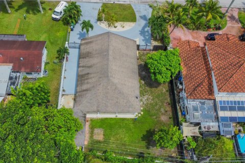 Villa ou maison à vendre à Miami, Floride: 3 chambres, 164.99 m2 № 1922664 - photo 5
