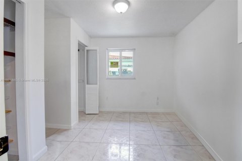 Villa ou maison à vendre à Miami, Floride: 3 chambres, 164.99 m2 № 1922664 - photo 19